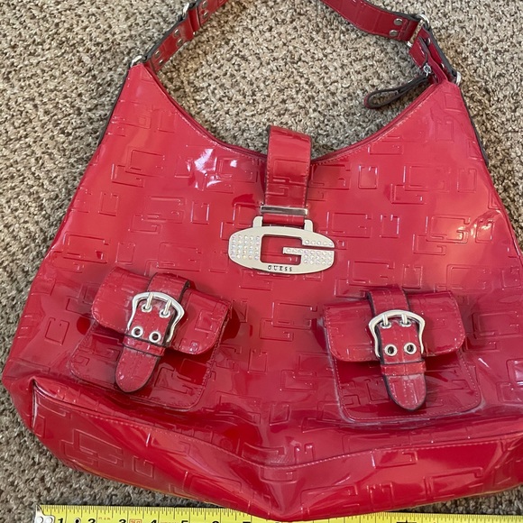 Guess magenta hobo bag. Minimal wear - Picture 3 of 3